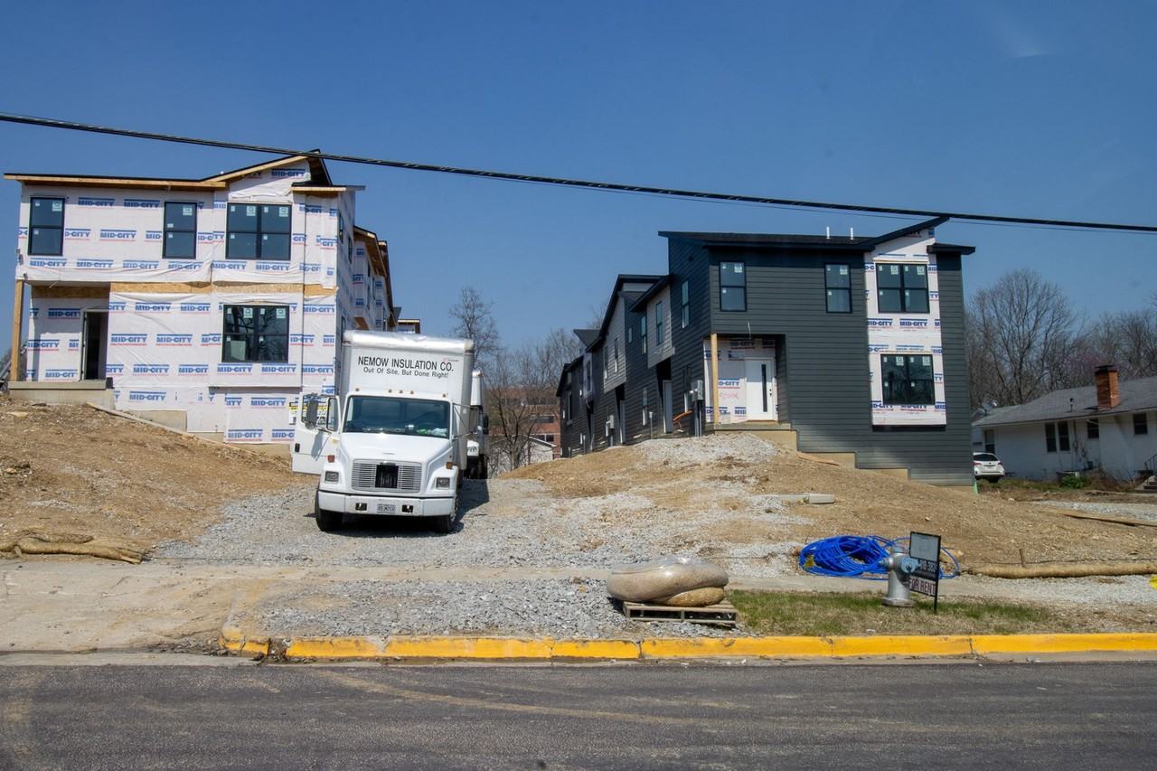 1615 University Townhomes - Photo 2 of 3