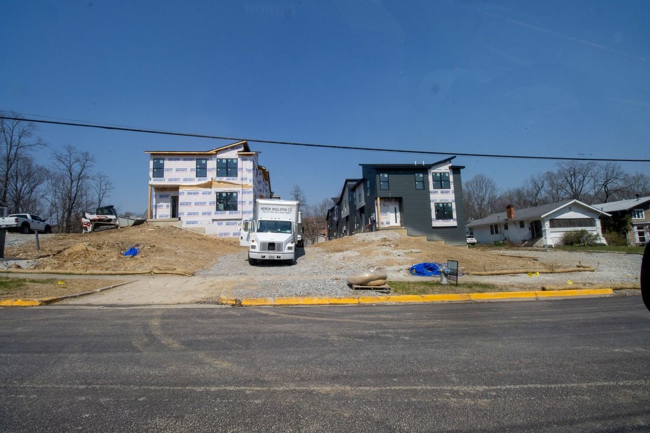 1615 University Townhomes - Photo 3 of 3