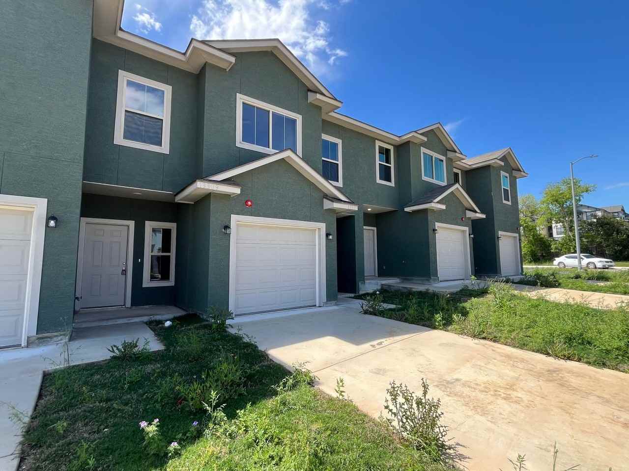 13313 Reid Mdws - Photo 3 of 37