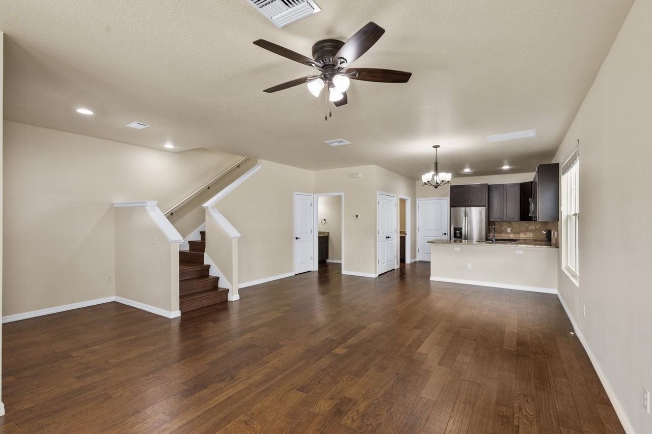 509 Sunbranch Ln - Photo 3 of 33