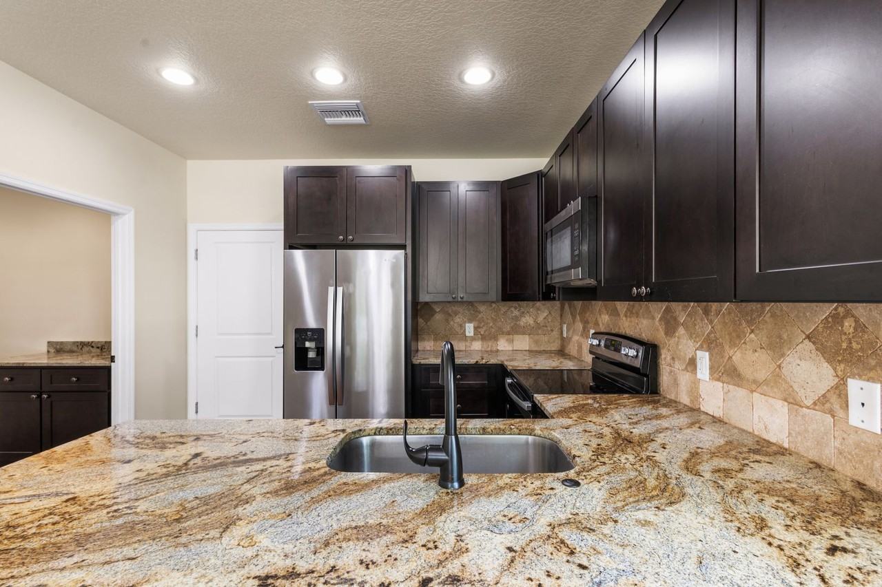 509 Sunbranch Ln - Photo 6 of 33