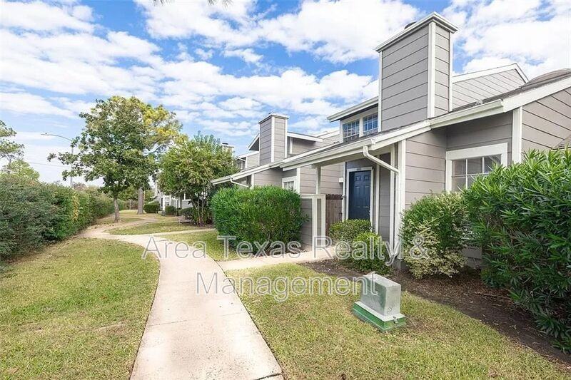 12129 Sandpiper Dr #121 - Photo 2 of 19