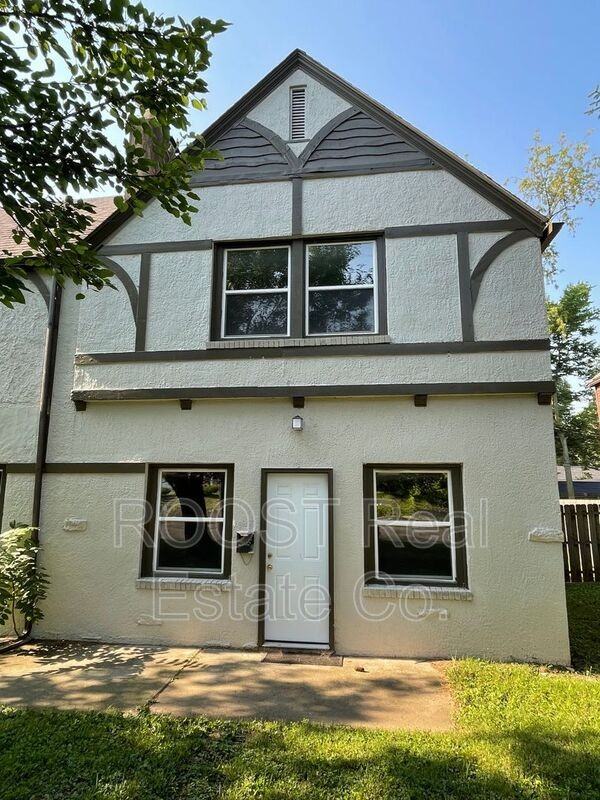 2065 E 5th Ave - Photo 2 of 10