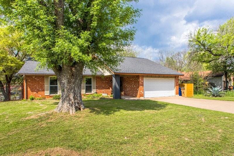 10100 Faylin Dr - Photo 3 of 39