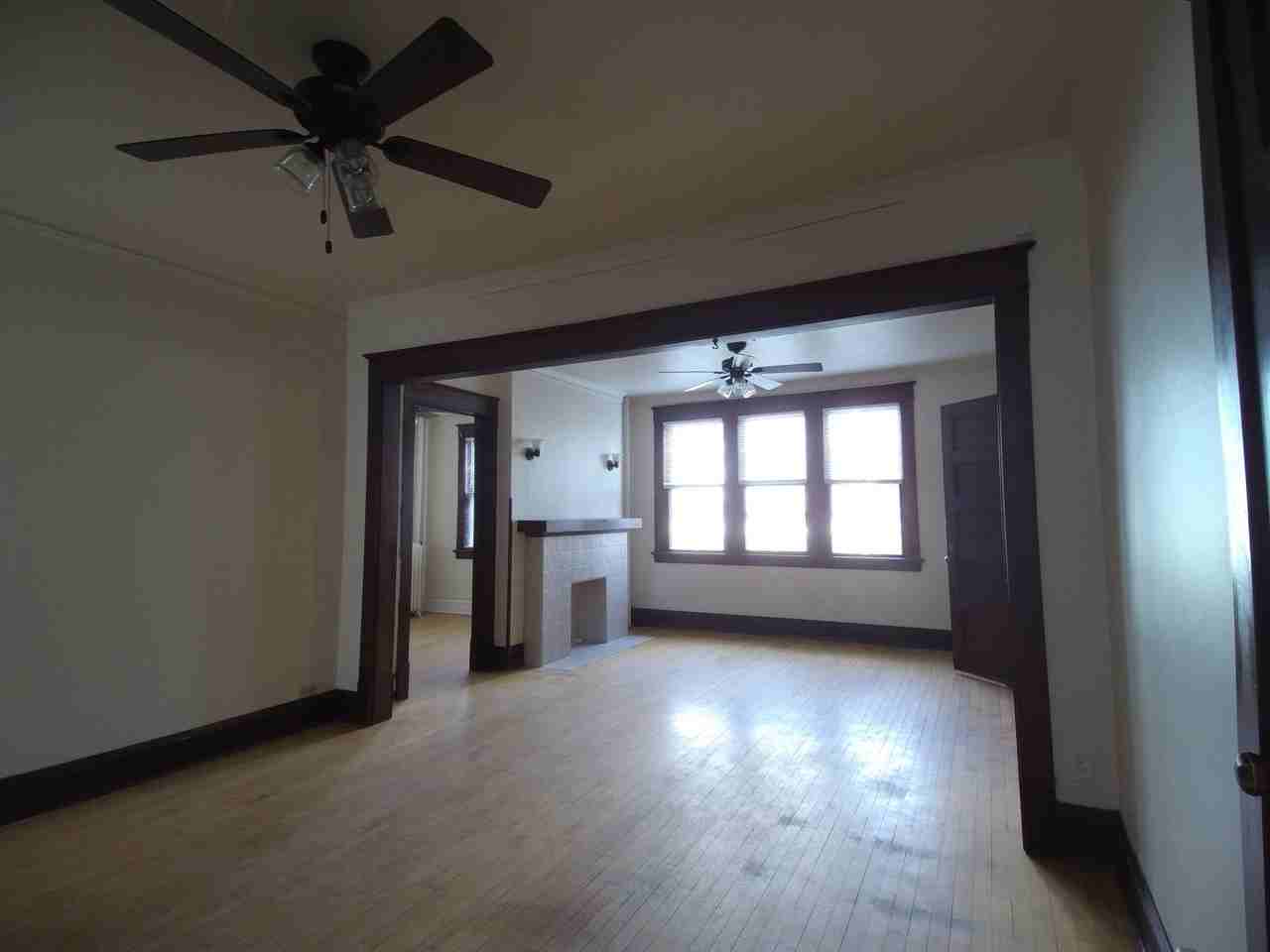 Saxony Manor - Photo 3 of 24