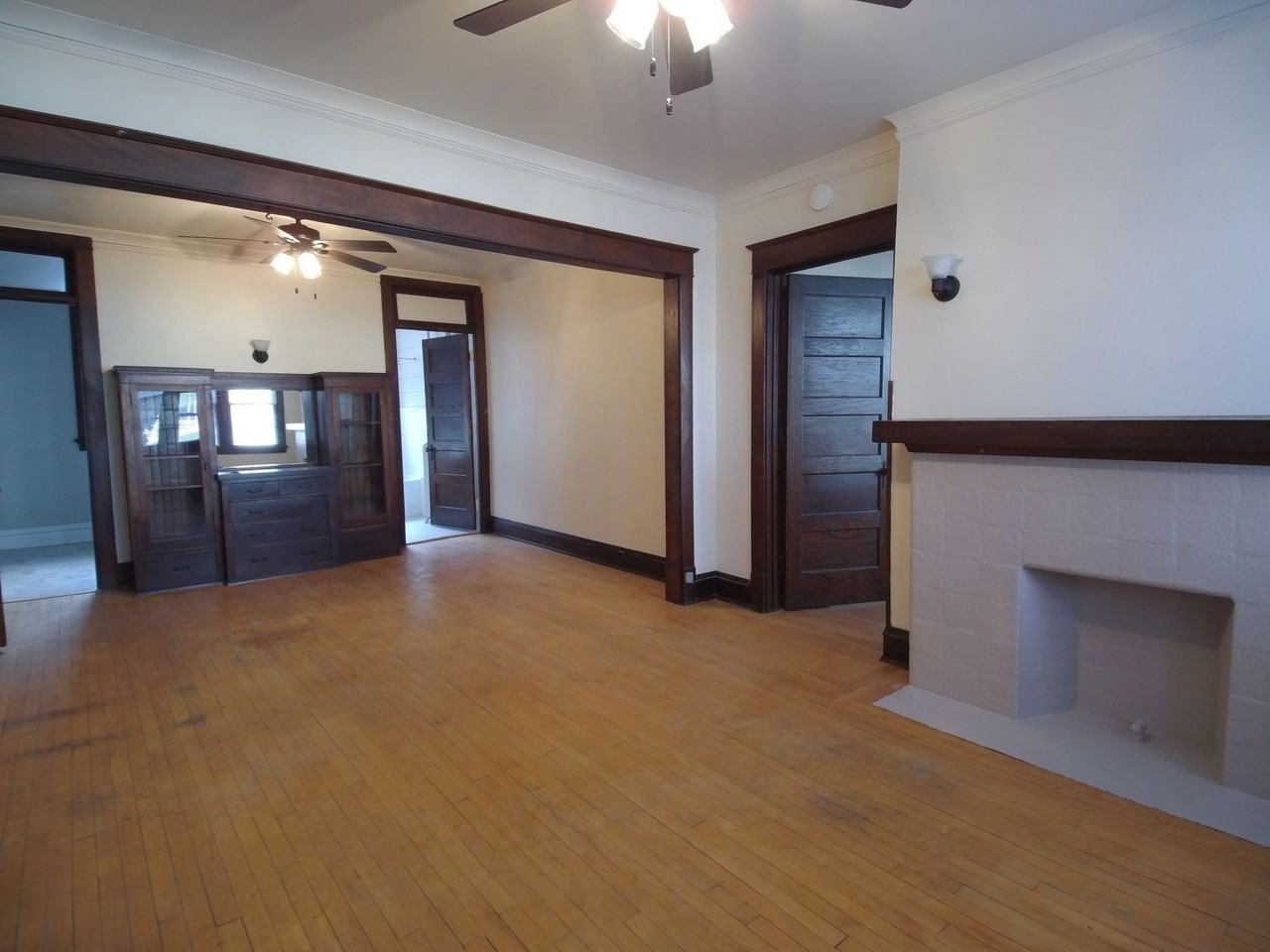 Saxony Manor - Photo 6 of 24