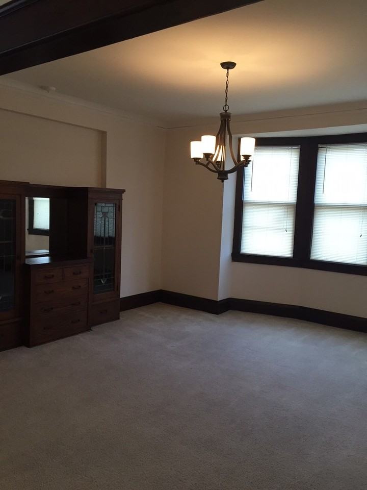 Saxony Manor - Photo 4 of 9