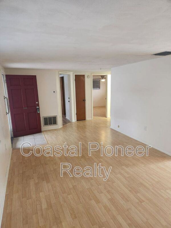 5823 Elm St - Photo 3 of 15