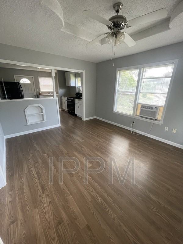 317 Oklahoma St - Photo 4 of 16