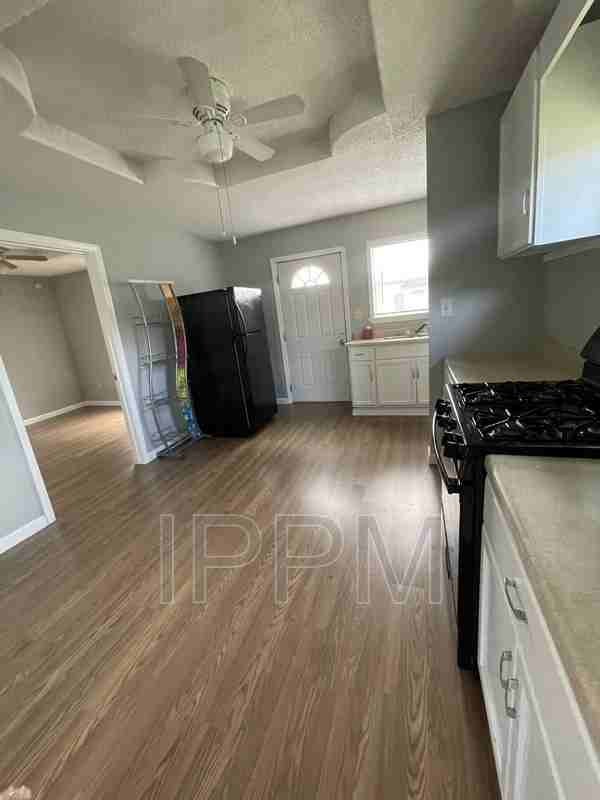 317 Oklahoma St - Photo 6 of 16