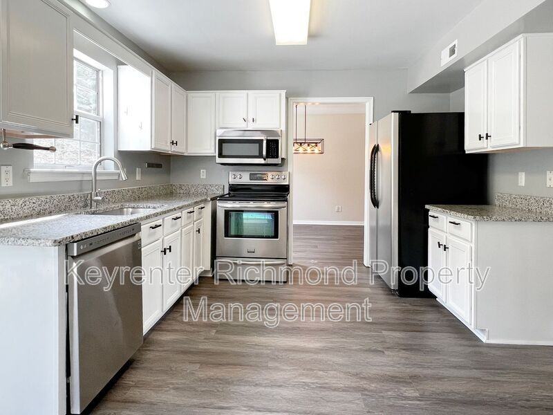 800 Kiefer Field Ct - Photo 7 of 31