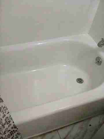 PARAMOUNT APARTMENTS - Photo 3 of 7