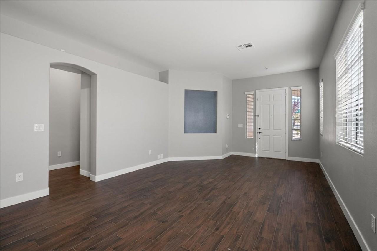 10101 Pinnacle View Pl - Photo 5 of 37