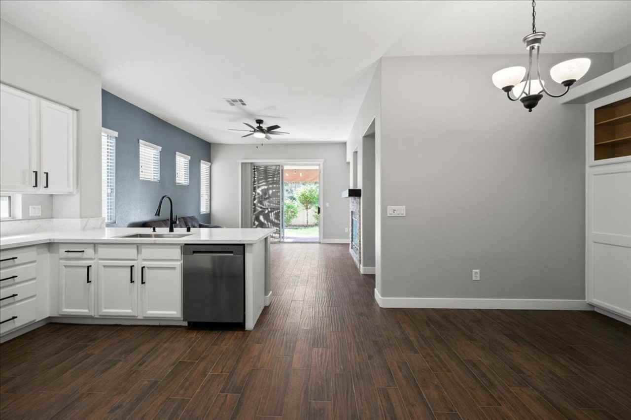10101 Pinnacle View Pl - Photo 6 of 37