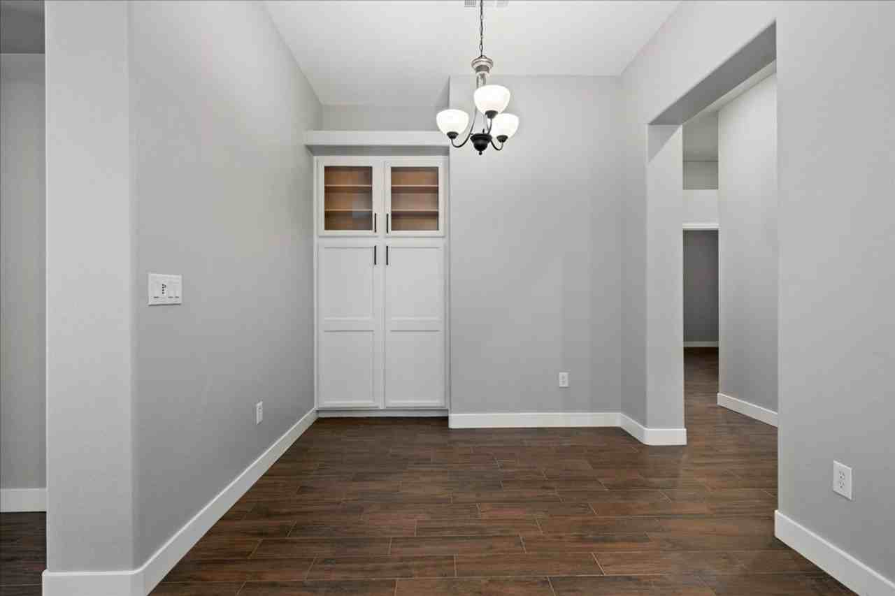 10101 Pinnacle View Pl - Photo 7 of 37