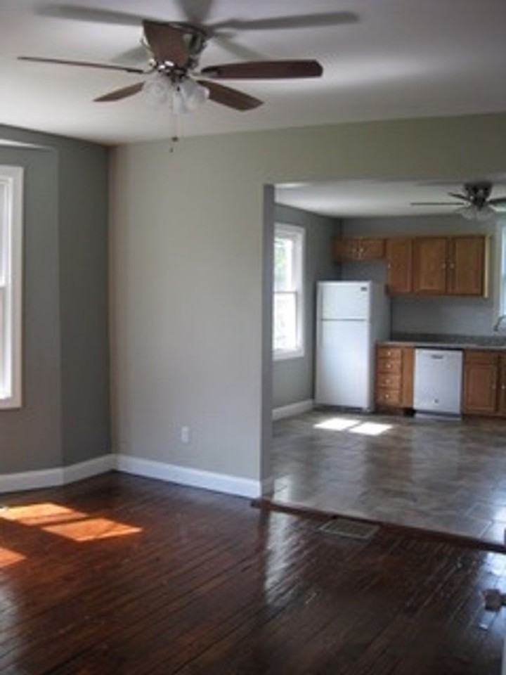 736 Clarissa Street - Photo 3 of 11