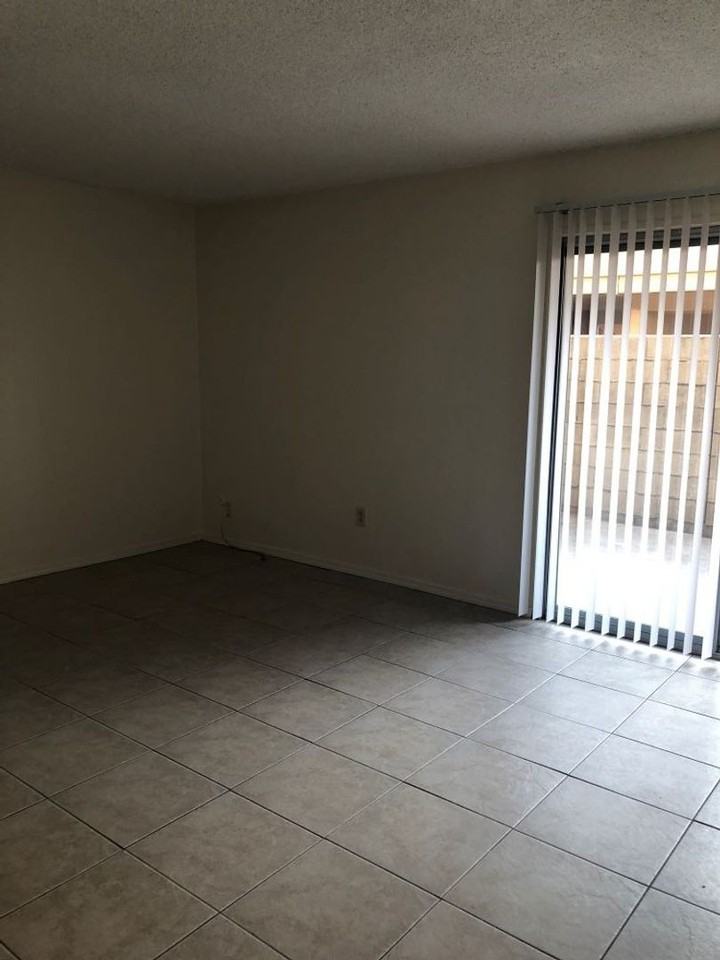 1811 Lacey St #19 - Photo 2 of 15