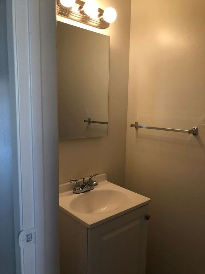 1811 Lacey St #19 - Photo 7 of 15