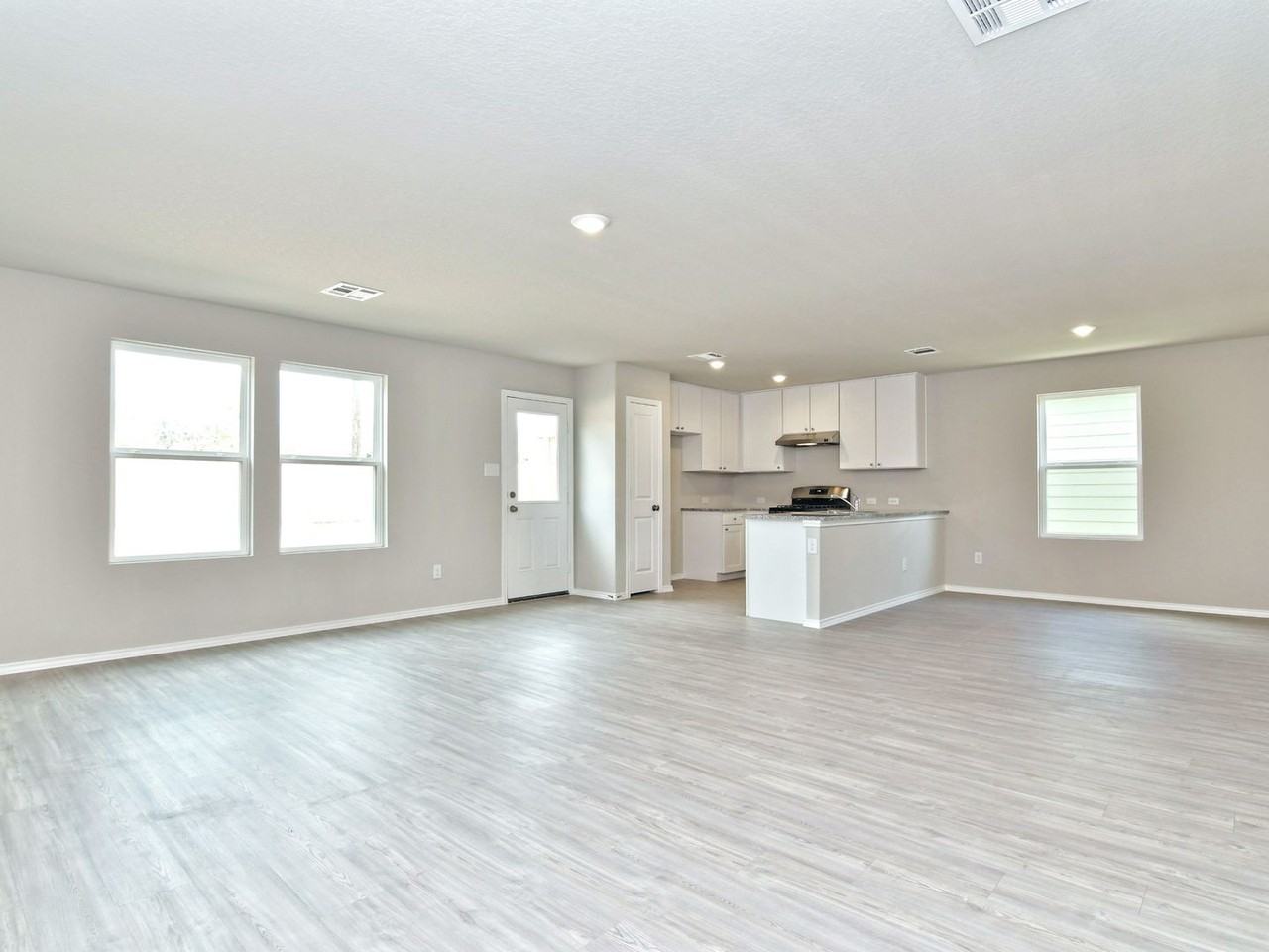 14951 Watson Ml - Photo 6 of 46