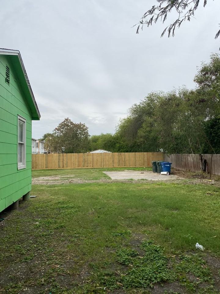 1654 Eighteenth St - Photo 7 of 9