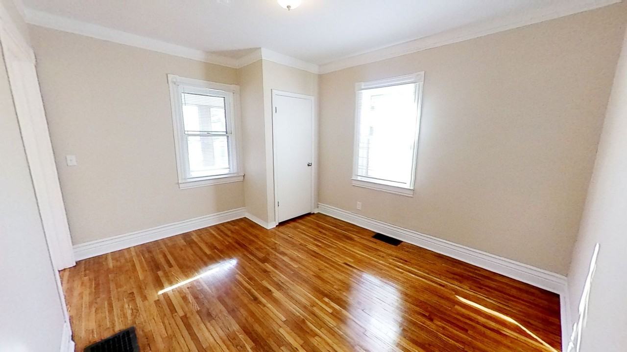 279 Pearl St - Photo 3 of 21