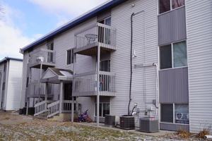 featured image of 3000 S Mayfair Dr