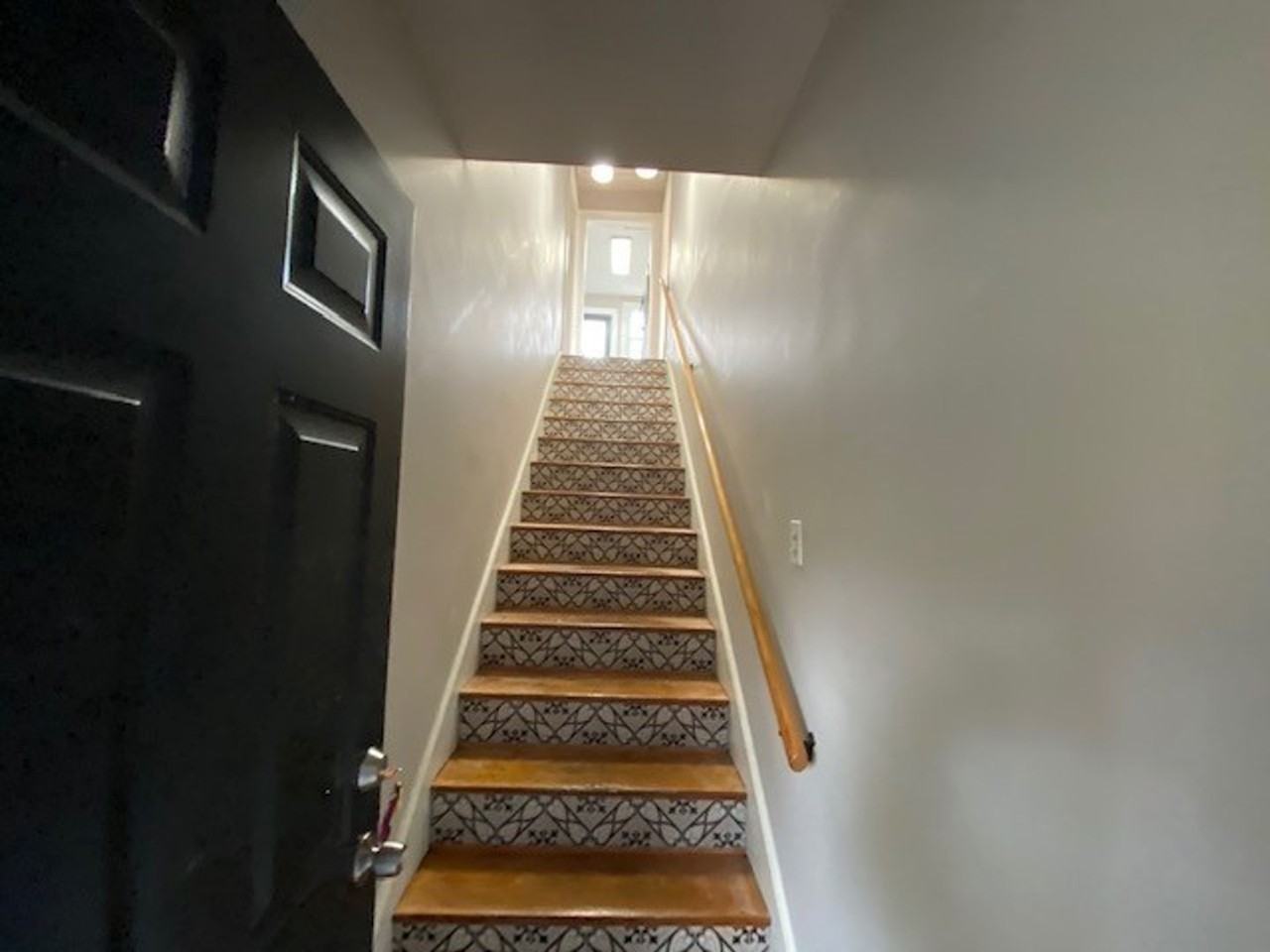 909 Whitworth St - Photo 2 of 12