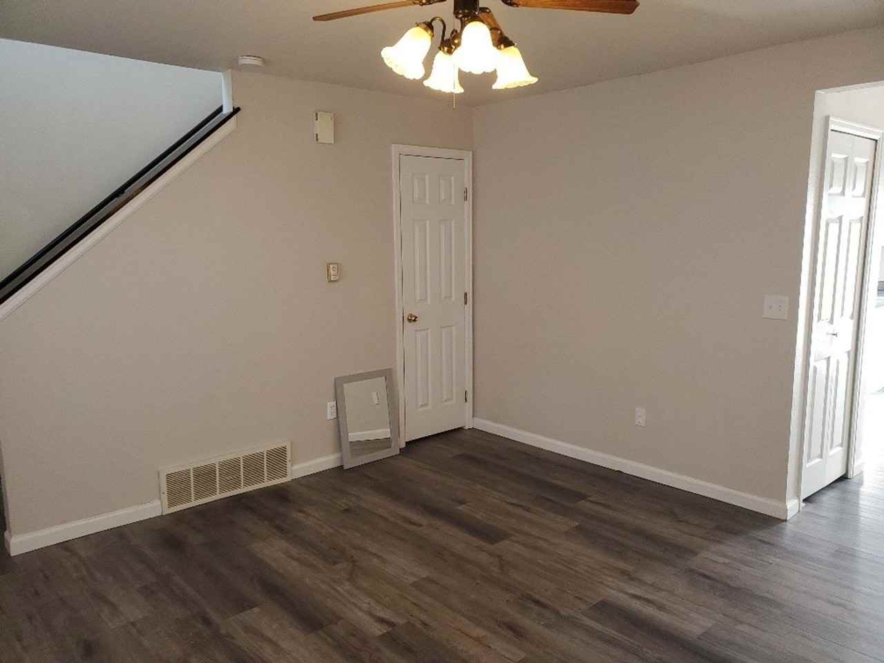 946 Kushco 490 - Photo 2 of 8