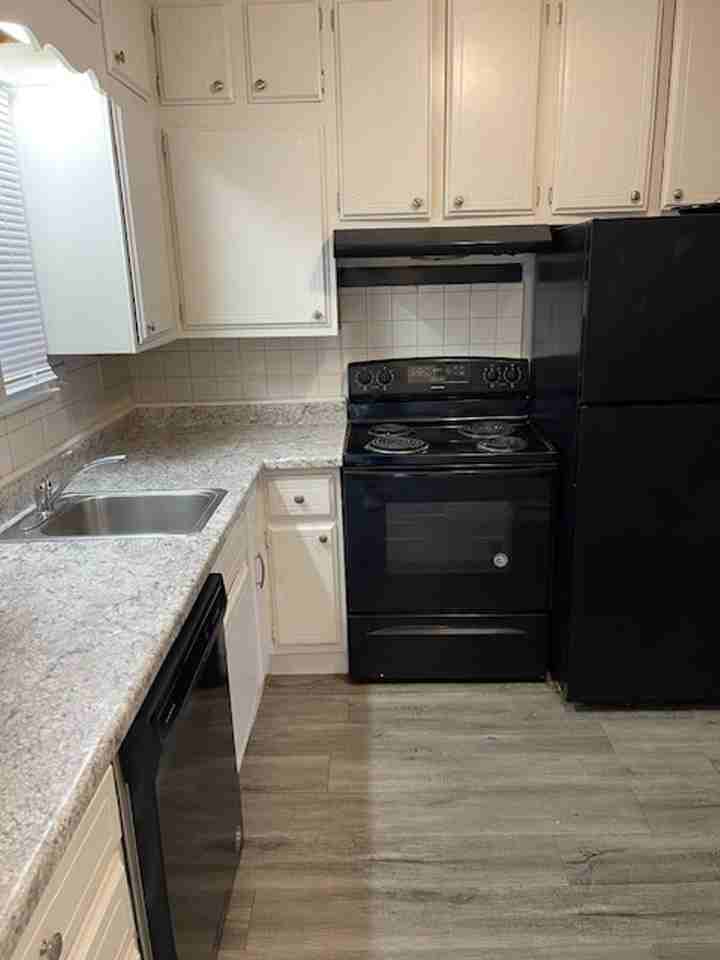 AHI2925 - Photo 3 of 10