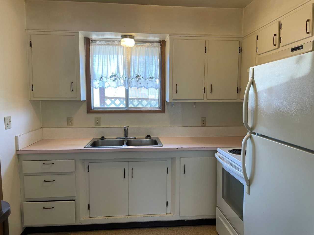 201 Grant Street - Photo 2 of 6