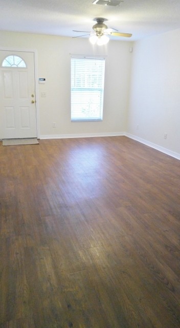 9259 N Travis Dr - Photo 2 of 7