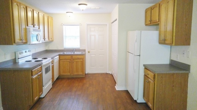 9259 N Travis Dr - Photo 3 of 7