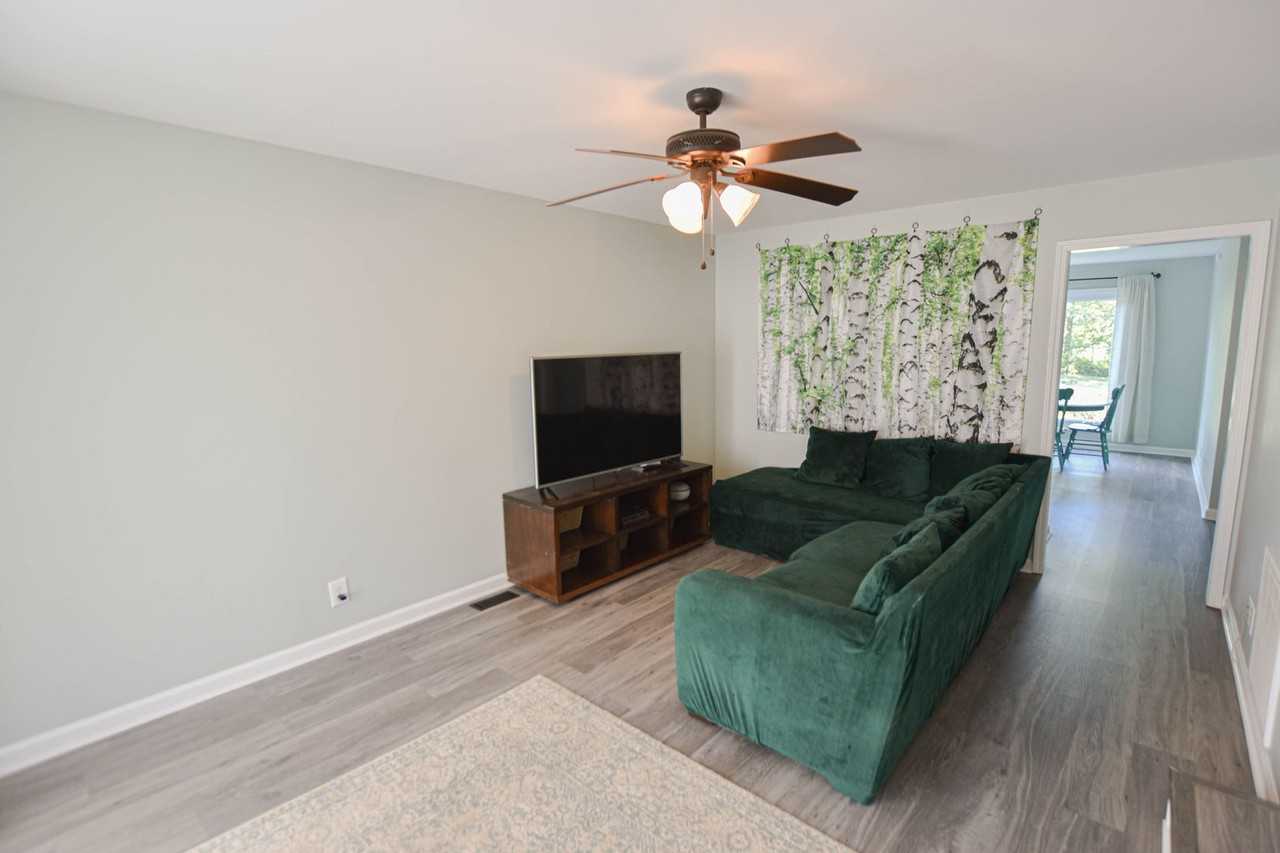 2870 Chinquapin Ln - Photo 4 of 16