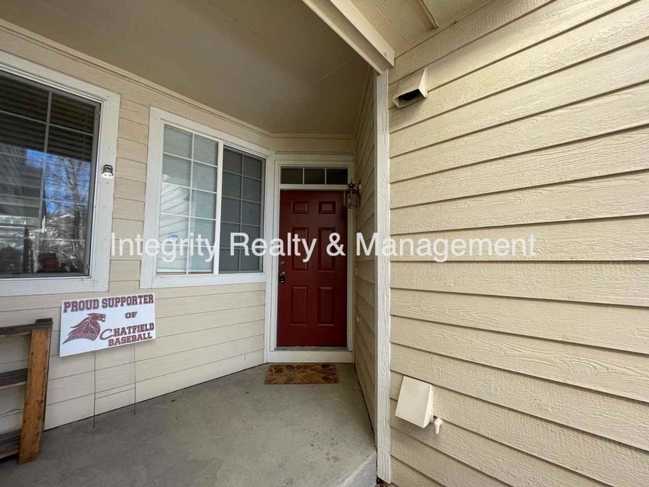 9106 W Phillips Dr - Photo 3 of 27