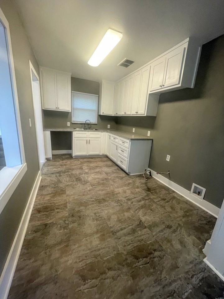 709 Macarthur Ave - Photo 2 of 9