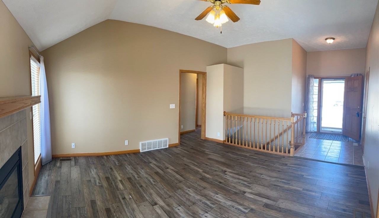 13504 S 35th Ave - Photo 3 of 22