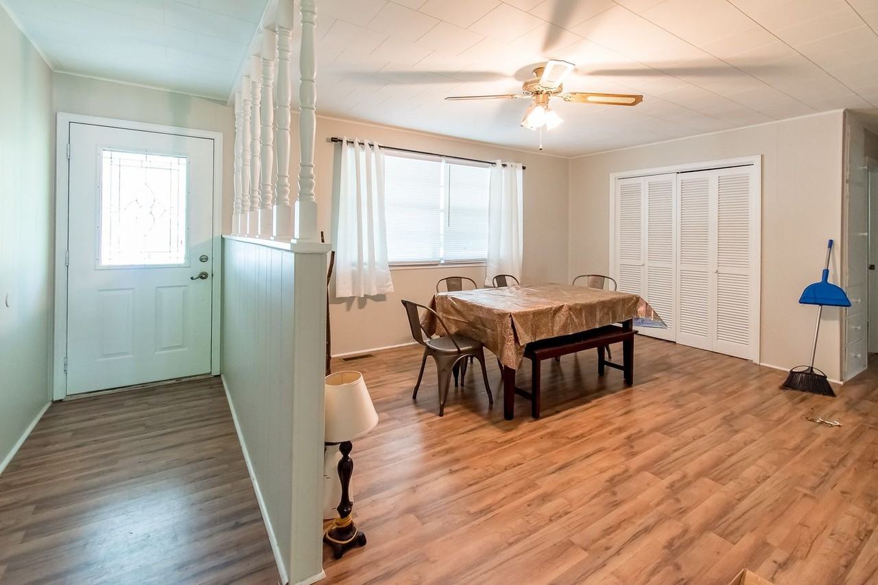 2340 W Berry St - Photo 4 of 18