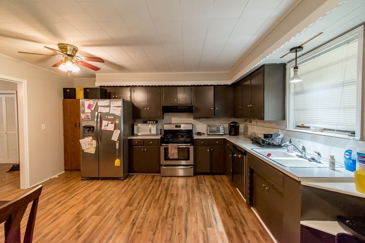 2340 W Berry St - Photo 6 of 18