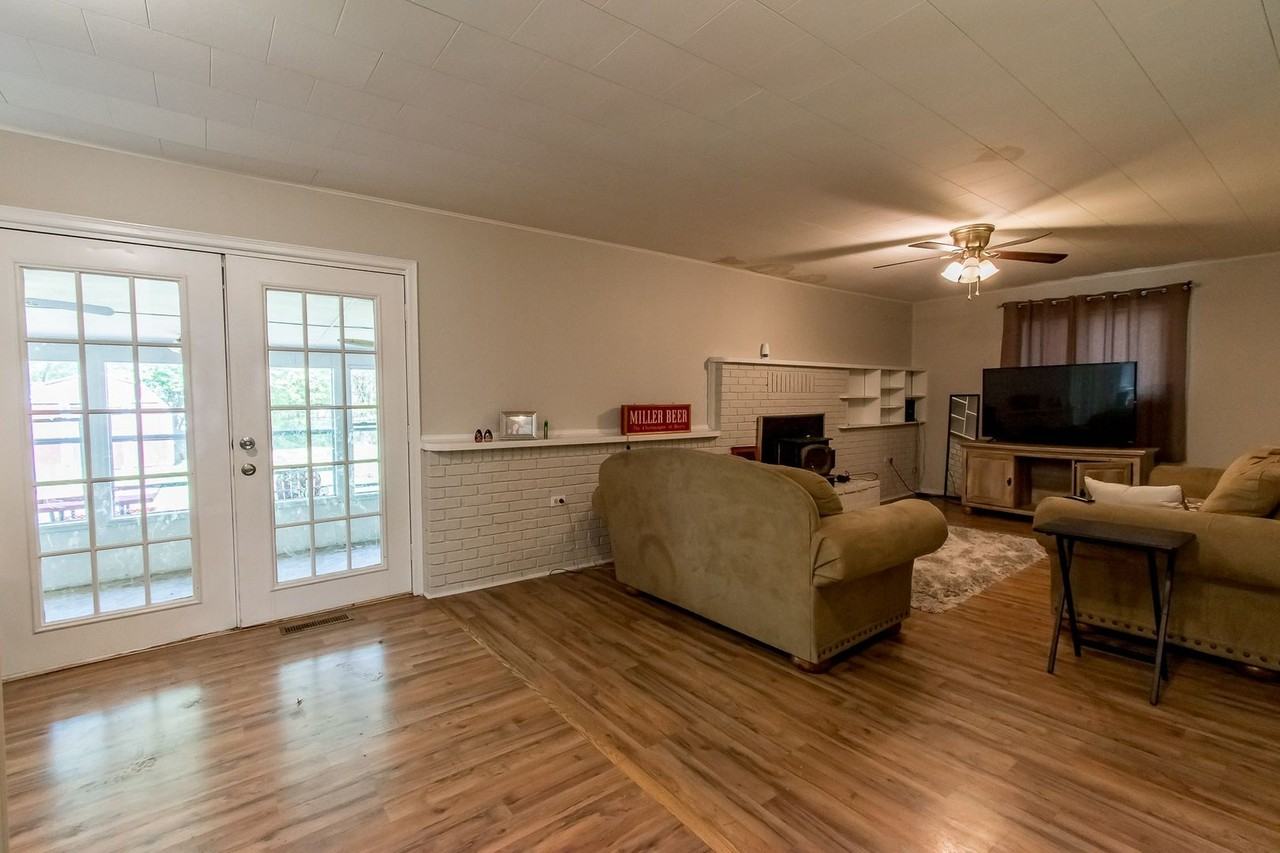 2340 W Berry St - Photo 7 of 18