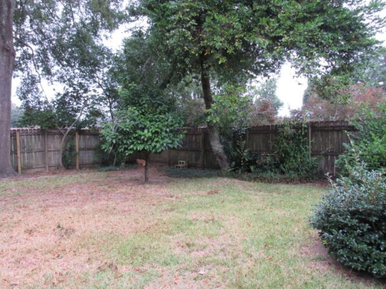 5725 Keystone Rd - Photo 3 of 26