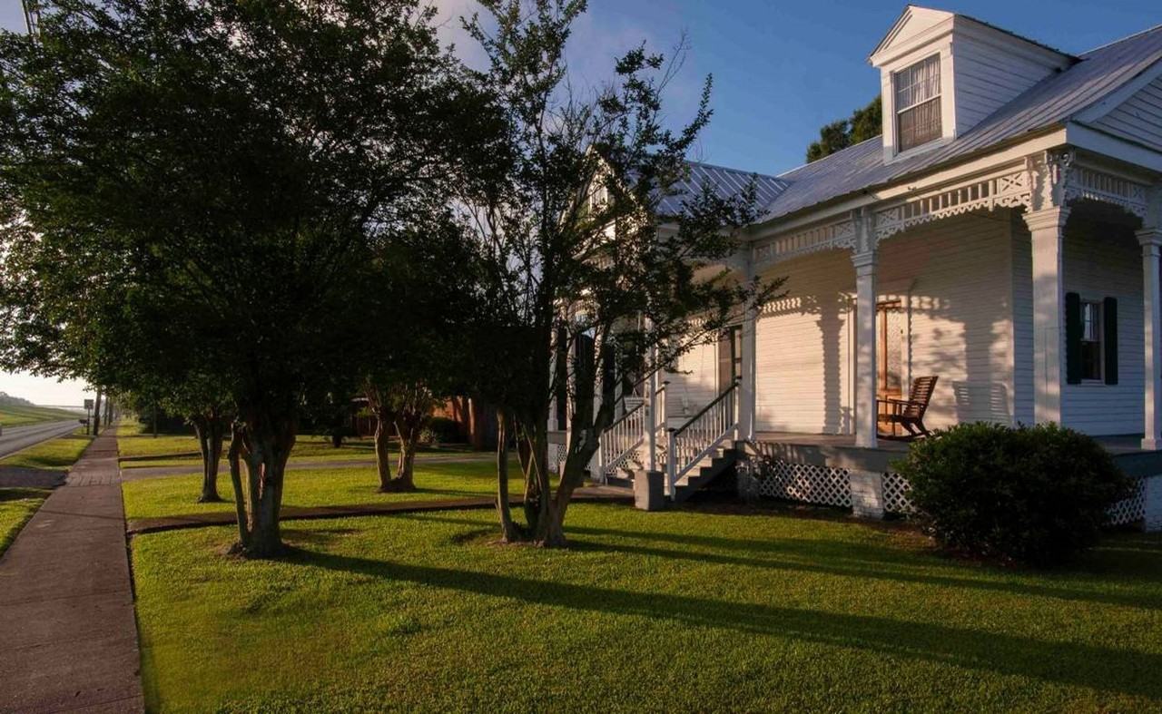 1228 Mississippi St - Photo 2 of 13