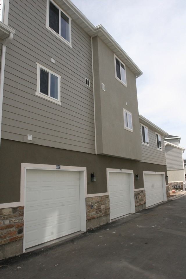 215 N 680 E - Photo 2 of 10