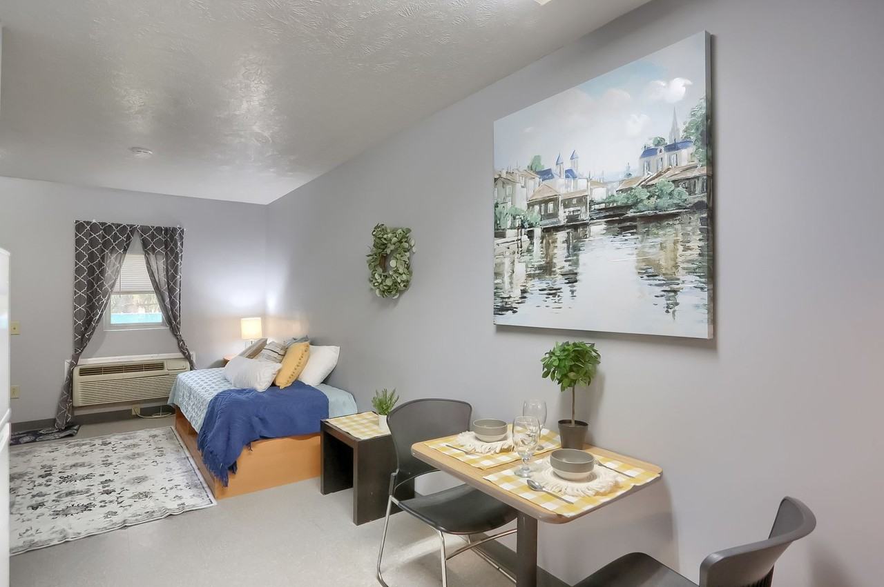 875 New Castle Rd - Photo 2 of 10