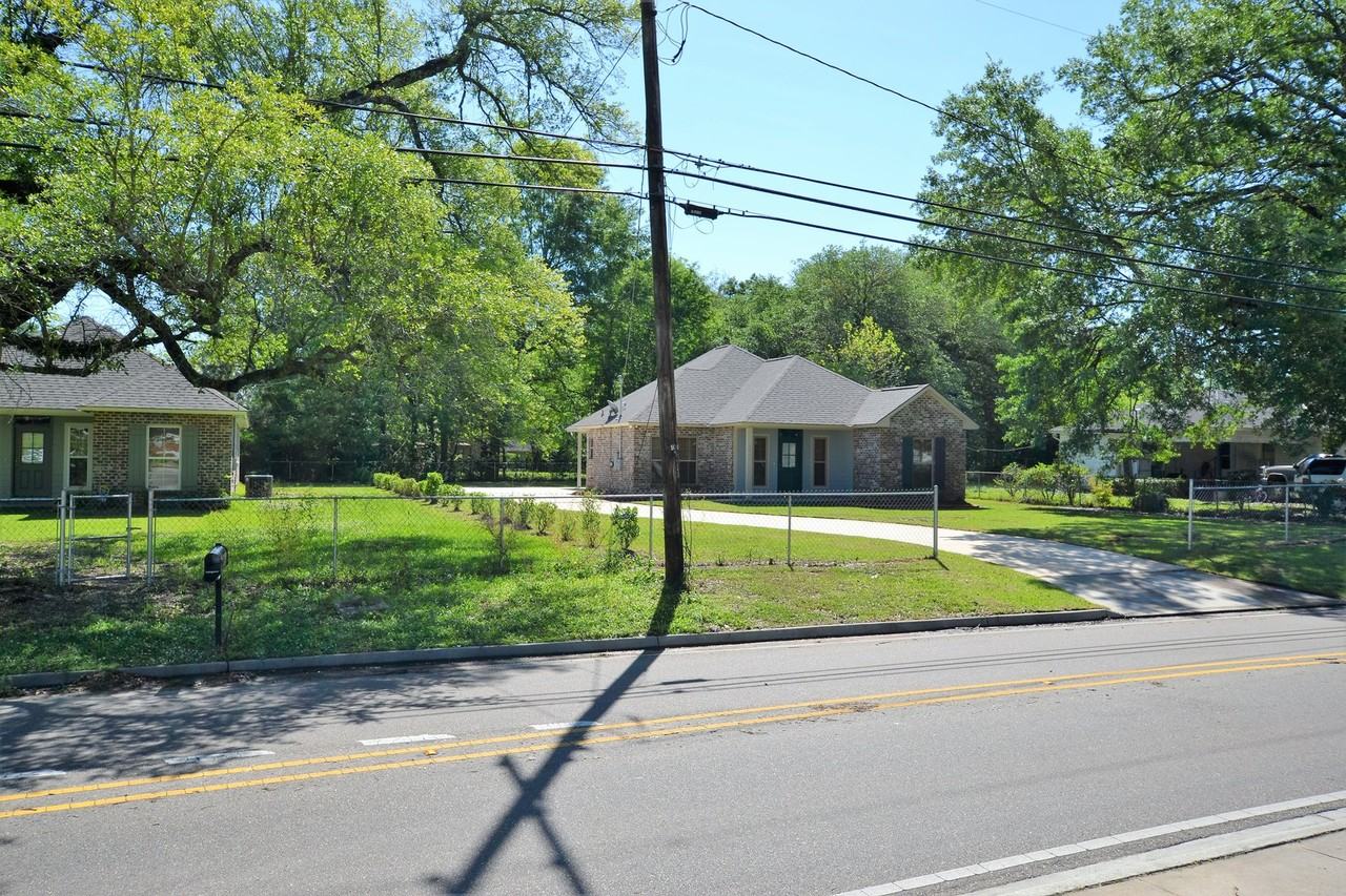 4836 Rollins Rd - Photo 4 of 29
