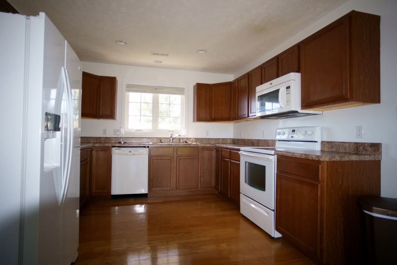 175 Kays Dr - Photo 6 of 18