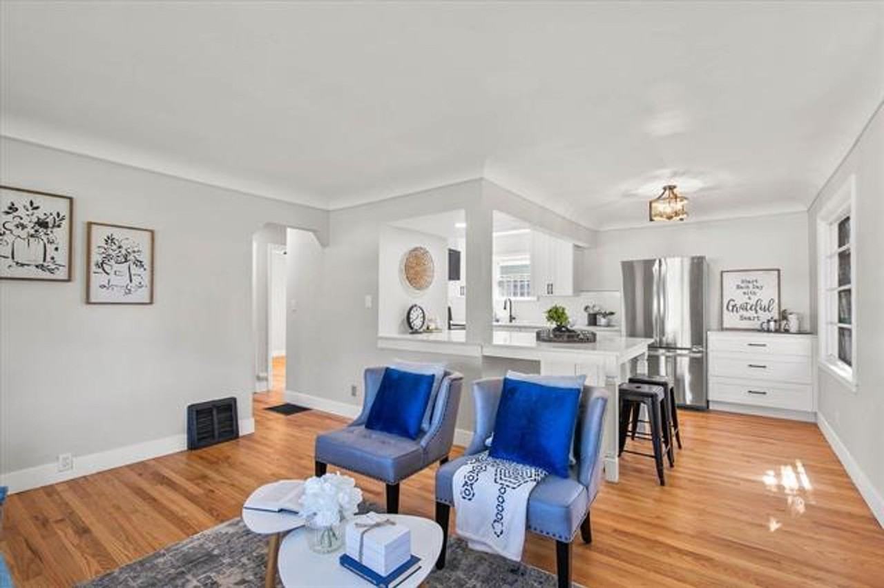 2338 W Providence Ave - Photo 3 of 19