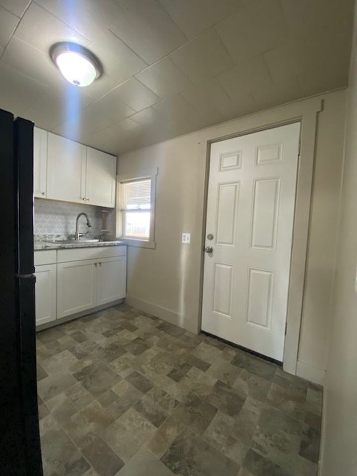 163 E Grant St - Photo 3 of 10