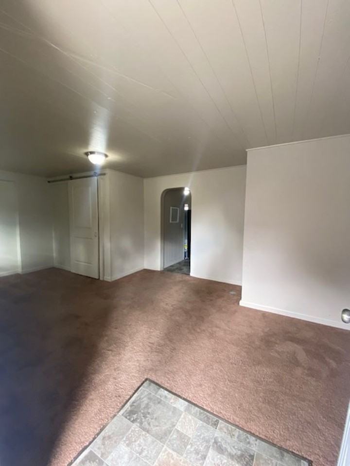 163 E Grant St - Photo 4 of 10