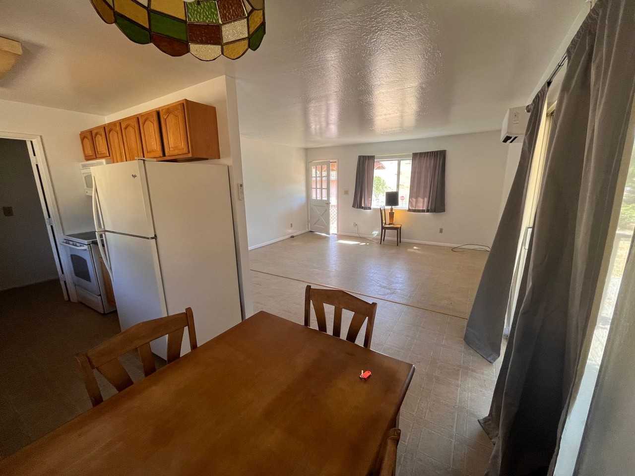 10337 Stockton St - Photo 3 of 11