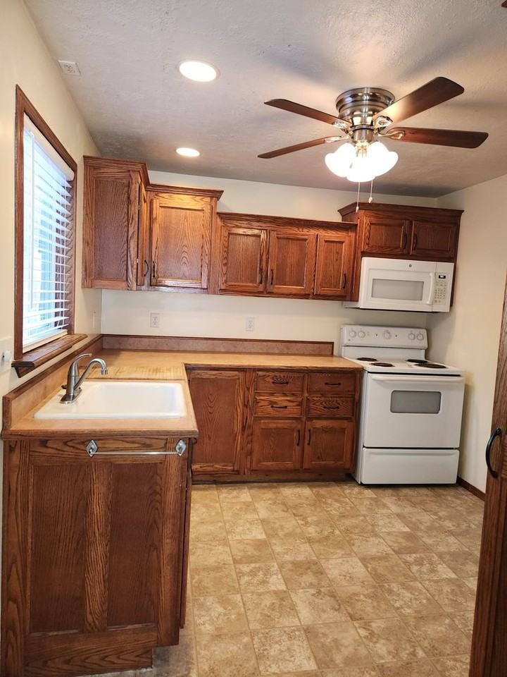 1250 Fern Lane - Photo 7 of 24